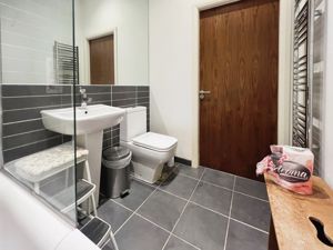 BATHROOM- click for photo gallery